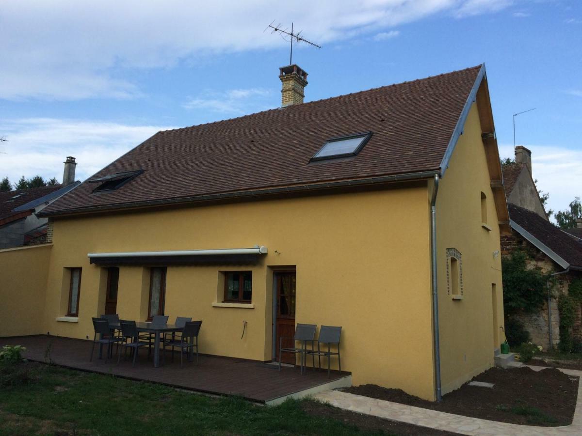 ホテル La Bicoque En Puisaye Saint-Amand-en-Puisaye エクステリア 写真