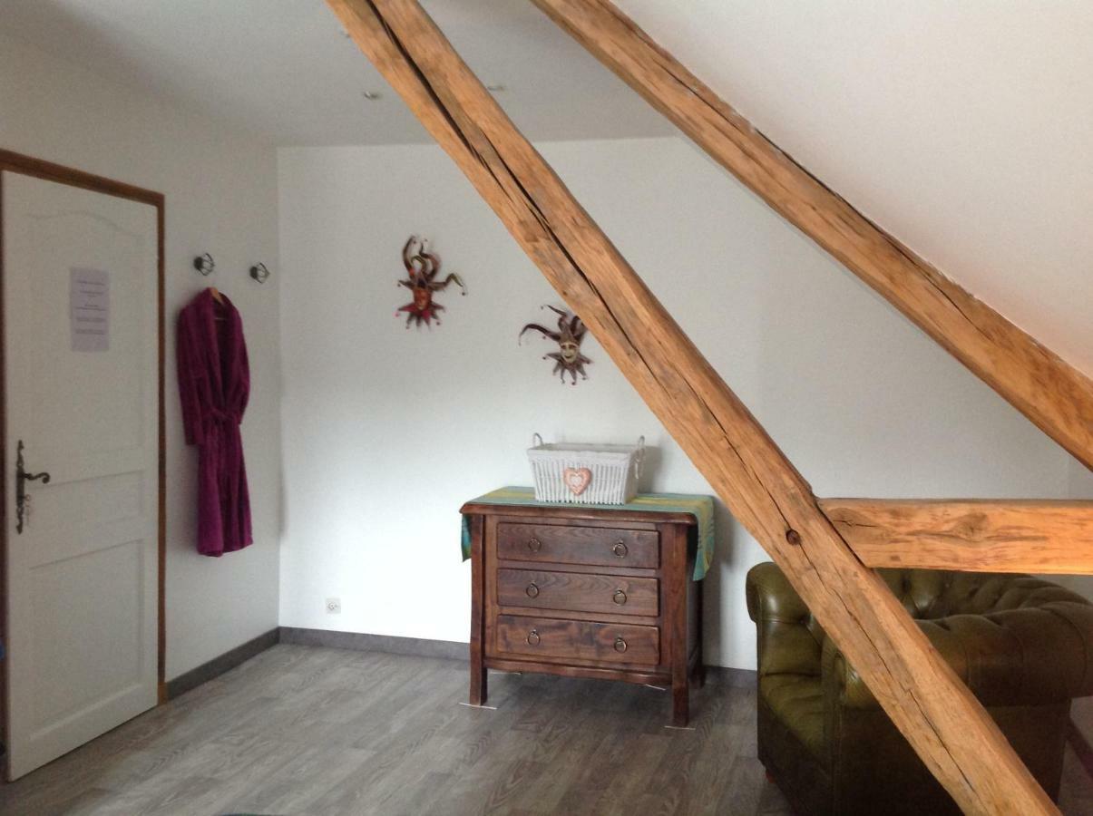 ホテル La Bicoque En Puisaye Saint-Amand-en-Puisaye エクステリア 写真