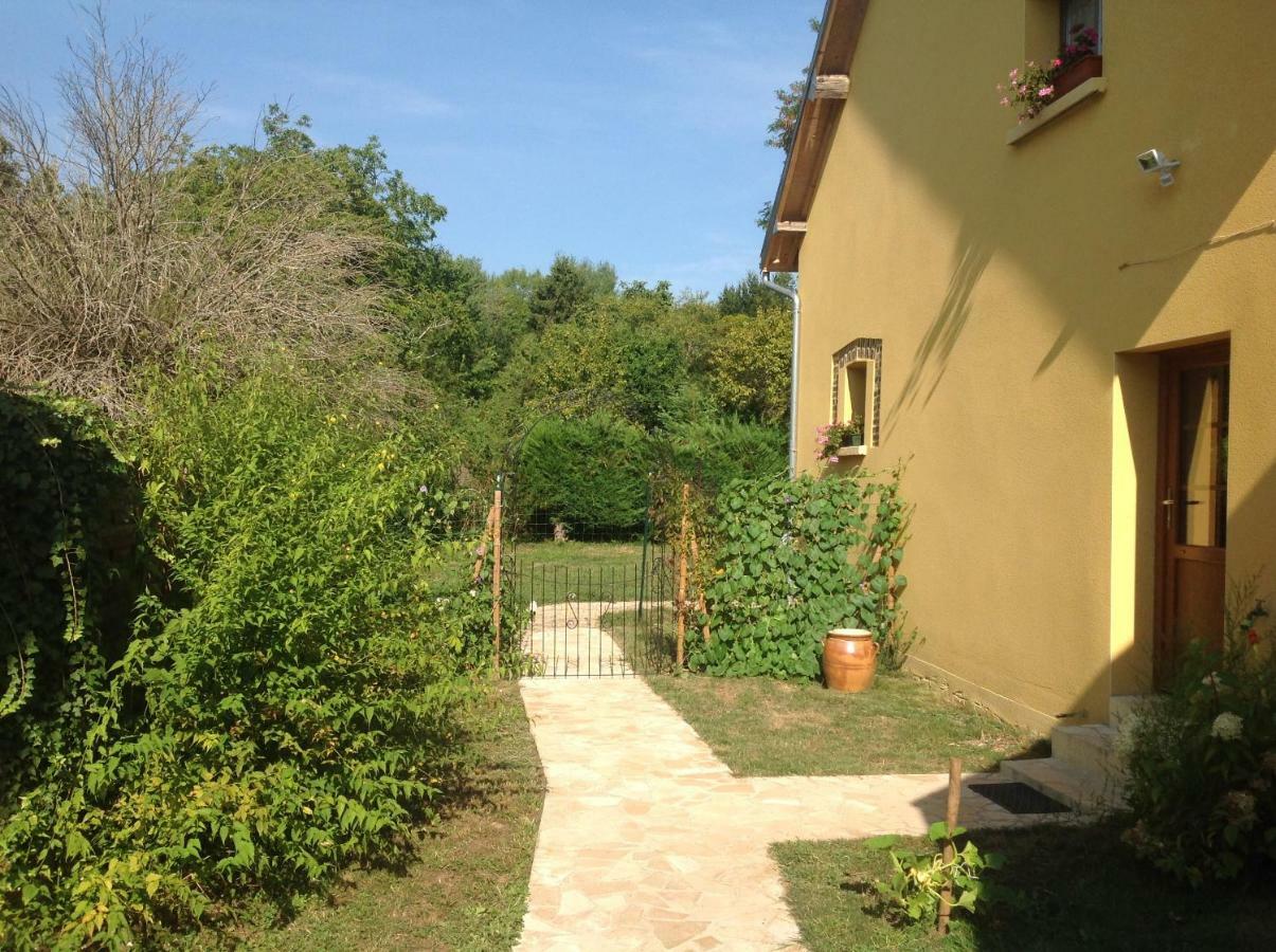 ホテル La Bicoque En Puisaye Saint-Amand-en-Puisaye エクステリア 写真